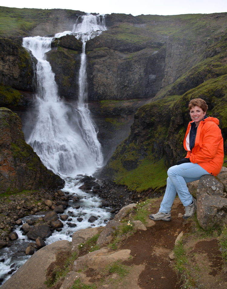 Image of an unnamed waterfall in Iceland