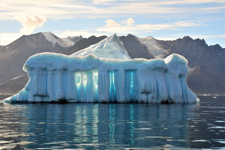 Image of an iceberg that looks like the Parthenon - iceberg pareidolia test