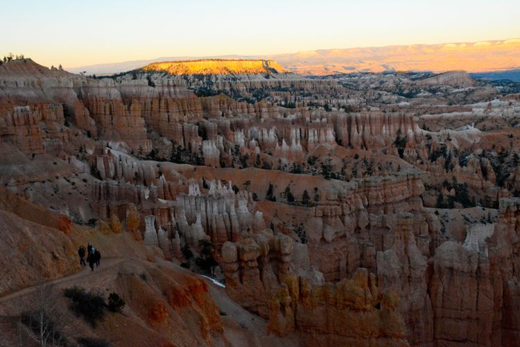 An image of a view from the Navajo Loop Trail in Bryce Canyon National Park in Utah - best hikes in Bryce Canyon