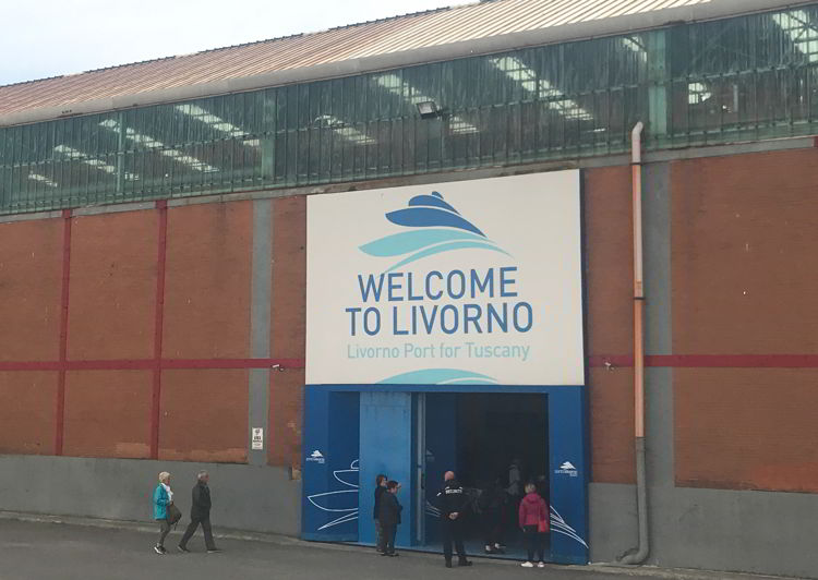 An image of the welcome to Livorno sign at Livorno cruise port.