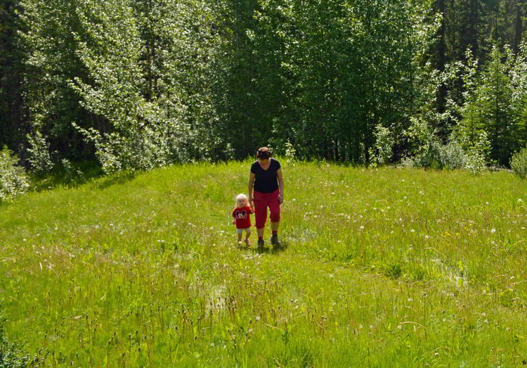 An image of a little girl and her grandma on the Crescent Falls hike in David Thompson Country, Alberta. 