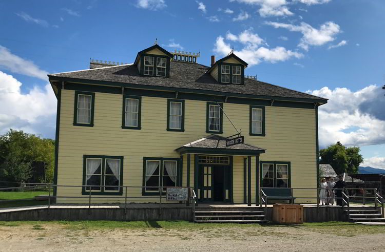 An image of the Windsor Hotel at Fort Steele Heritage Town.