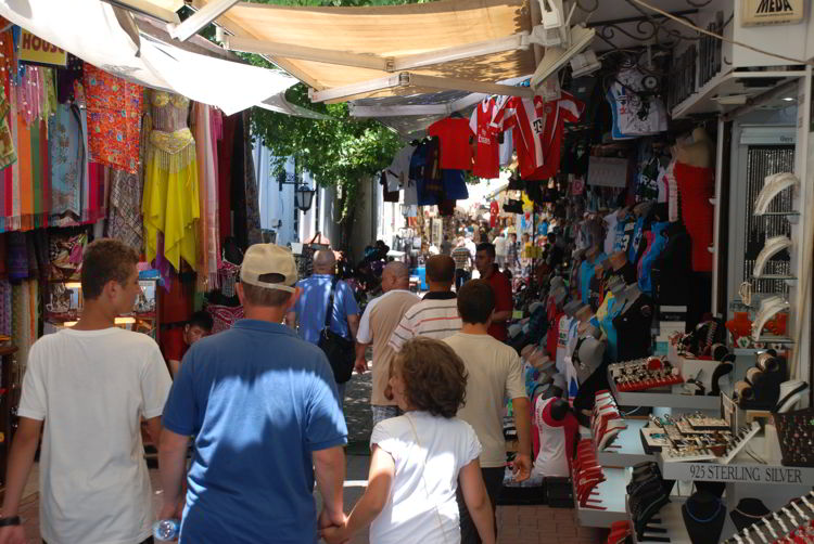 An image of the shopping market near Kusadasi cruise port. 