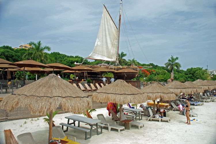 An image of Capitán Dulché Beach Club on Isla Mujeres - do it yourself isla Mujeres tour