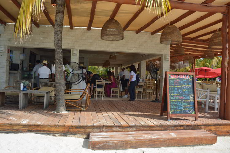 An image of Mar-Bella Rawbar & Grill on Isla Mujeres.