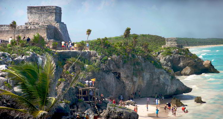 An image of the Mayan ruins in Tulum, Mexico.