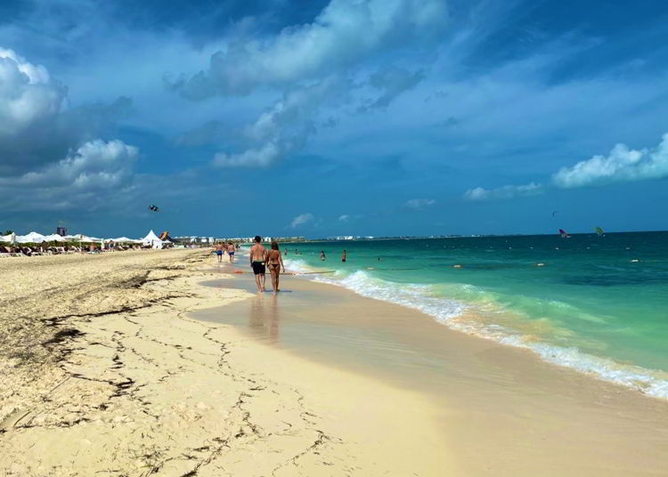 An image of the beach at the Grand Palladium Costa Mujeres in Mexico. 