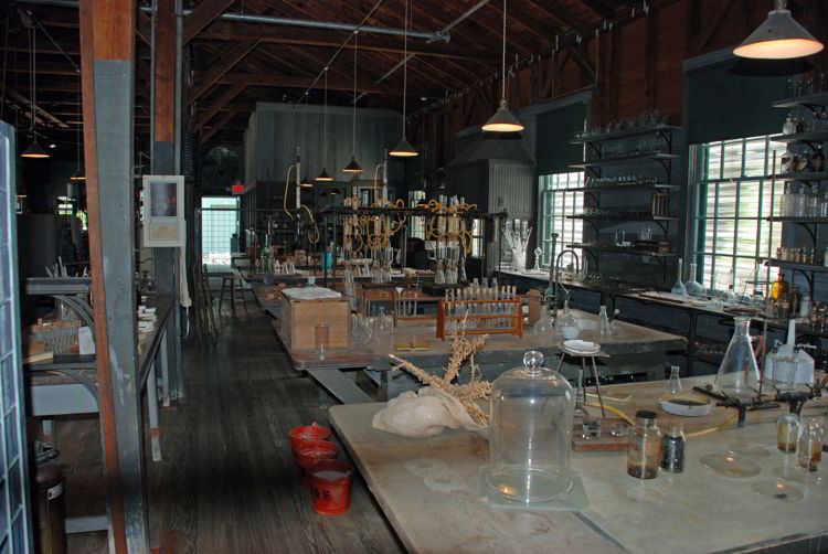 An image of the laboratory in Thomas Edison's winter home in Fort Myers, Florida.