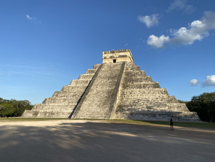 An image of a Mayan pyramid at Chichen Itaza, Mexico. 