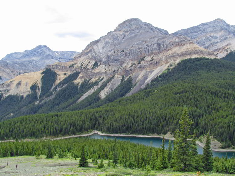 An image of mountains in Bighorn Backcountry in Alberta, Canada. 