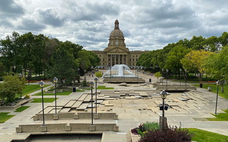 An image of the Alberta Legislature building. 
