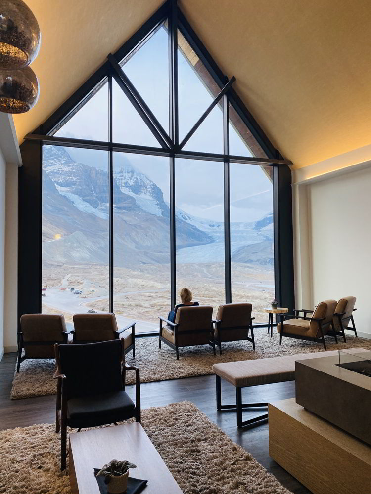 An image of the reception lounge at the Glacier View Lodge in Jasper National Park, Alberta, Canada. 