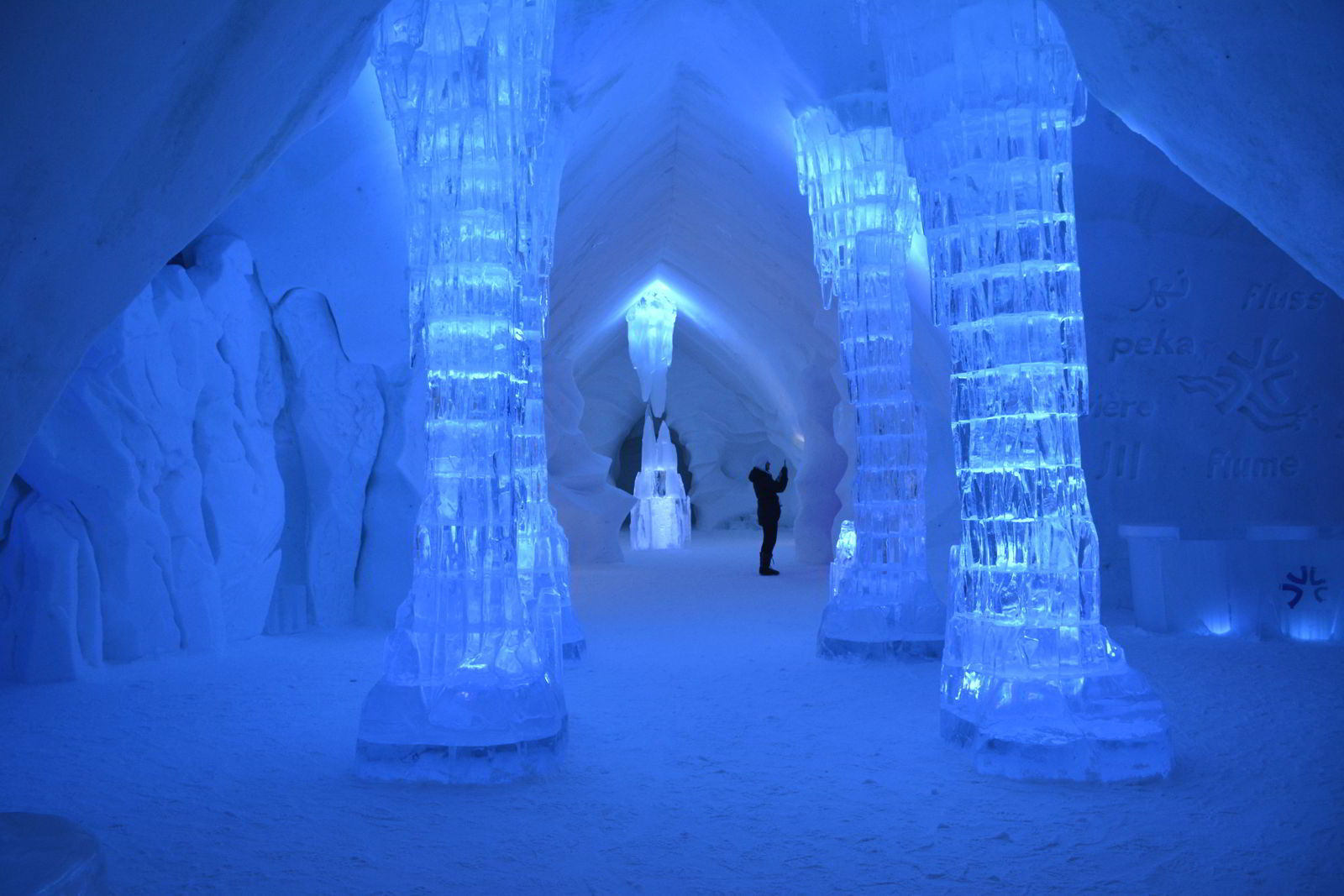 An image of the lobby of theHôtel de Glace in Quebec, Canada - Ice Hotel Quebec