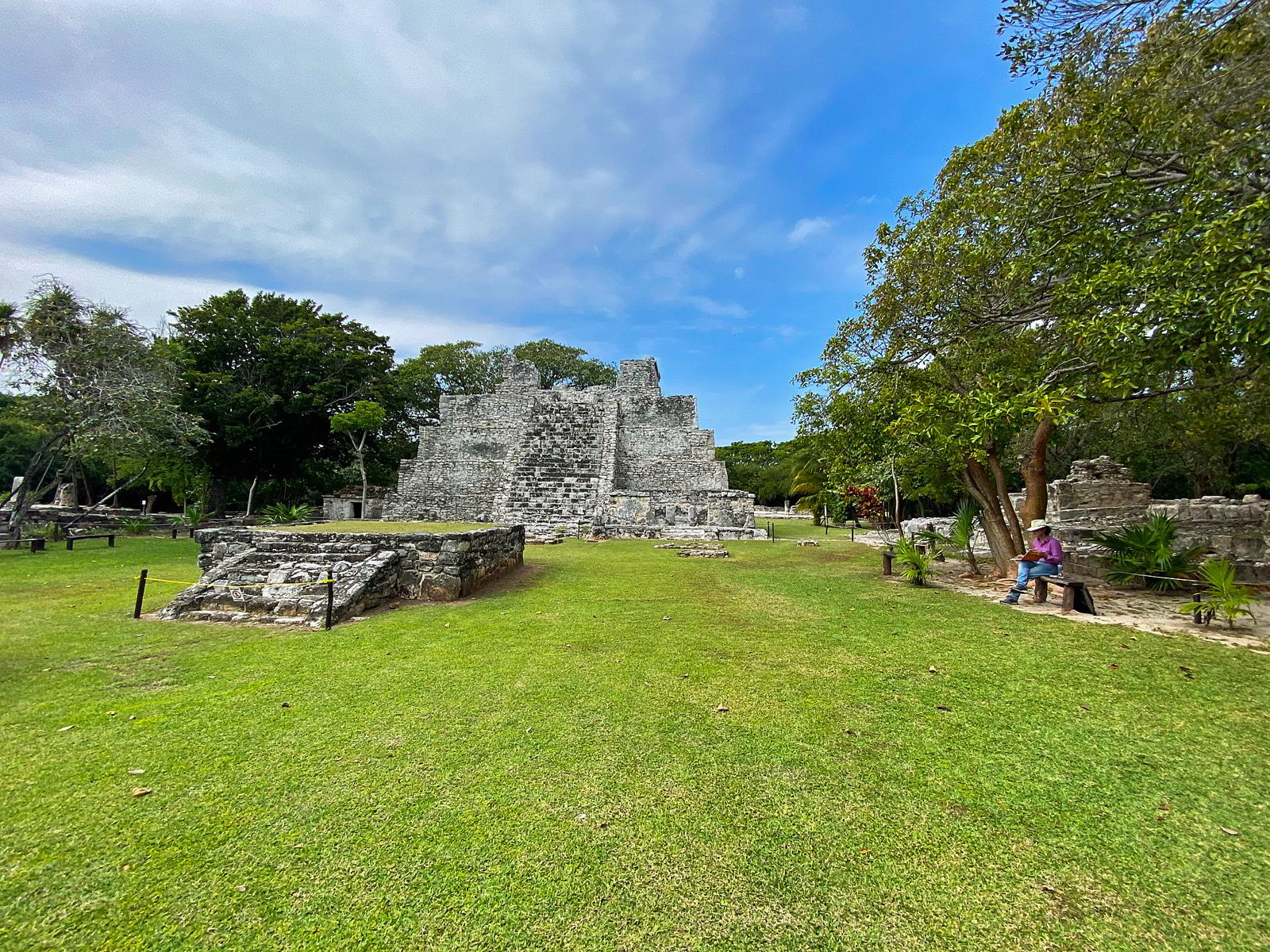An image of the El Meco ruins in Cancun Mexico.