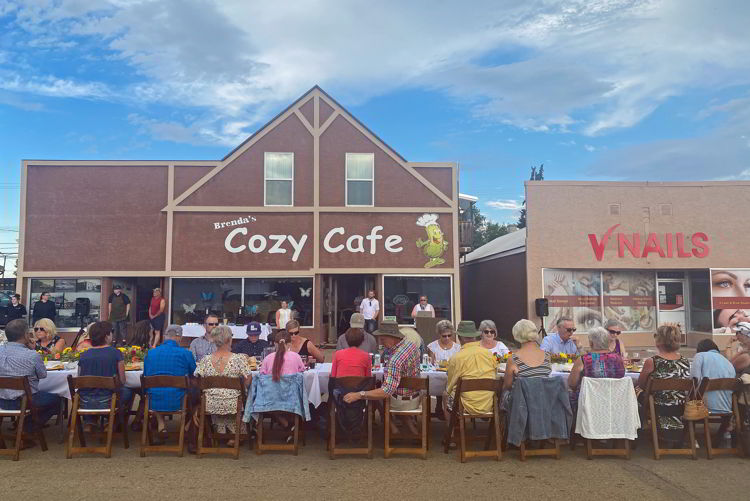 An image of the long table dinner at Taste of the Heartland in Stettler, Alberta during Alberta Open Farm Days.