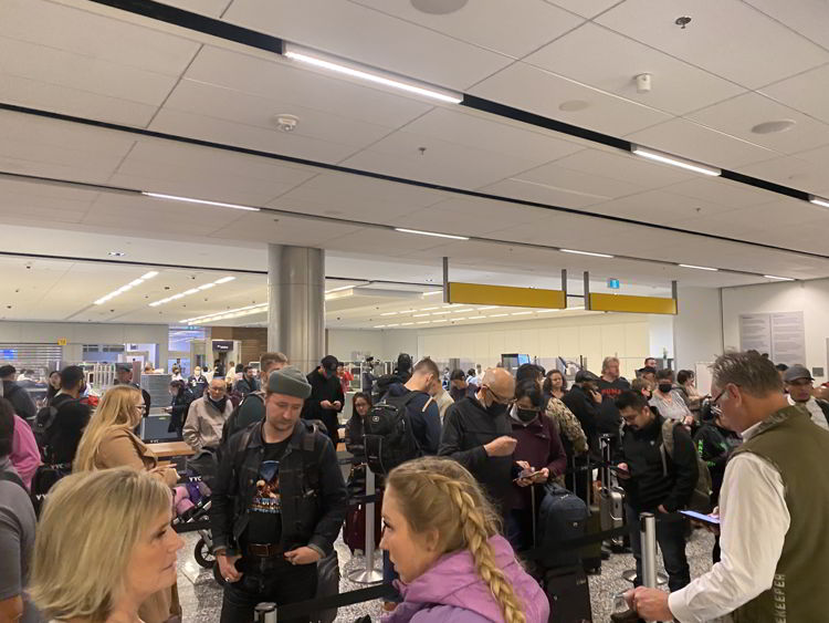 an image of an airport lineup