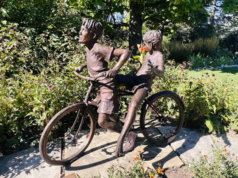 An image of the Unsteady Steadiness sculpture, by Jane Dedecker, Benson Sculpture Garden, Loveland, Colorado USA