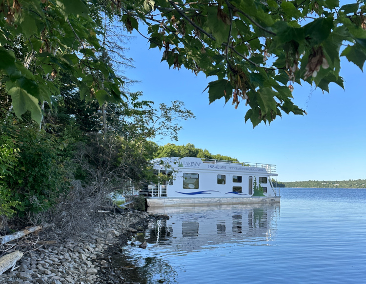 Lakeway houseboat, things to do in New Brunswick