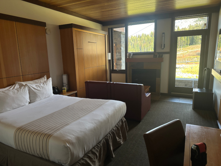 hotel room at sunshine mountain lodge